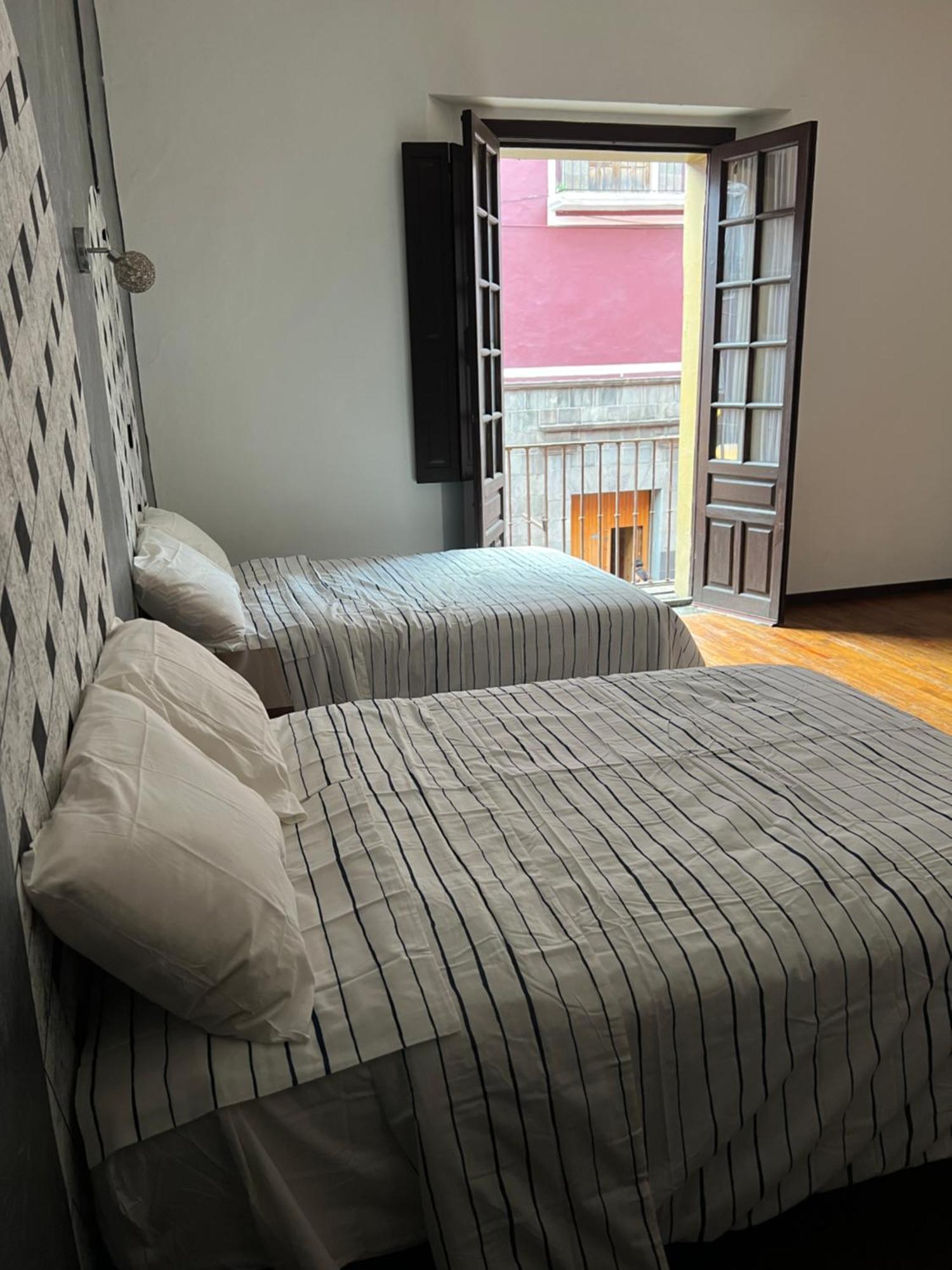 Catedral 304 Hotel Пуебла Екстериор снимка
